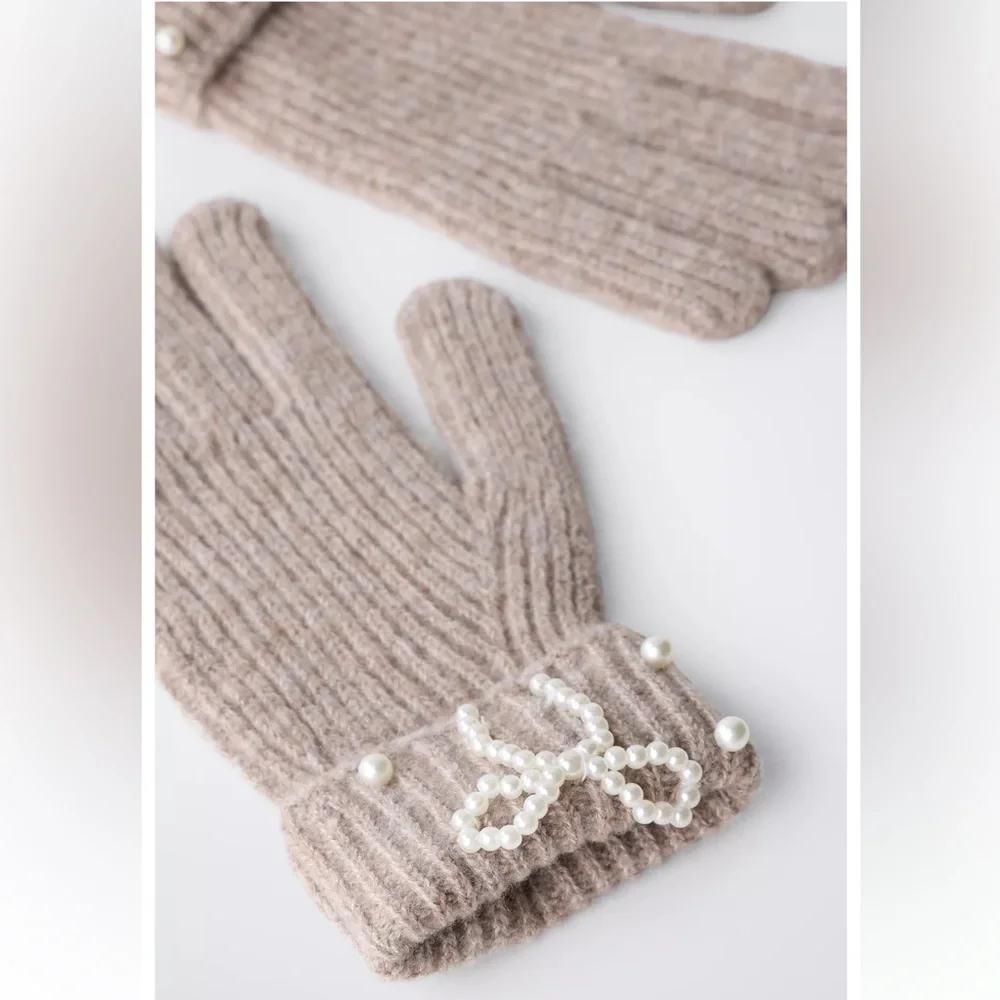 ZARA KNIT GLOVES WITH PEARLS